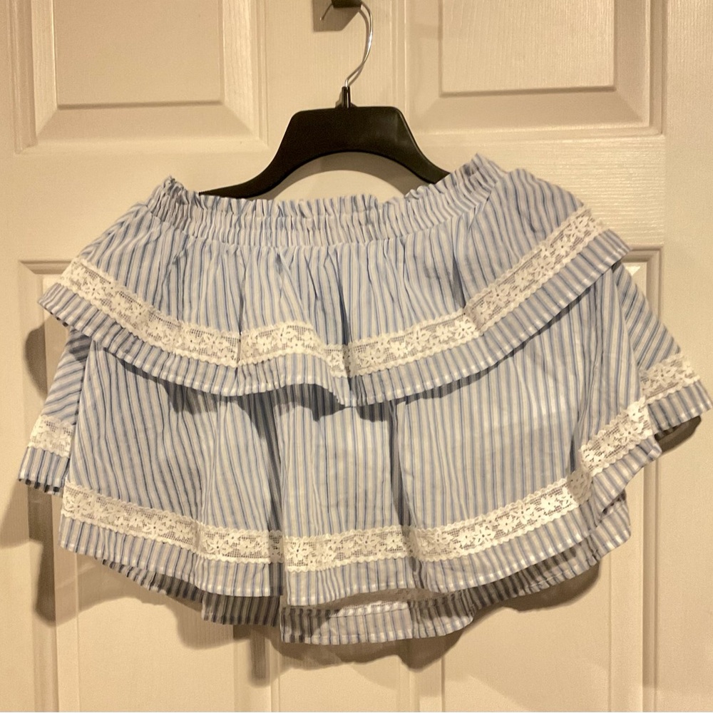 Tiered skirt, lace trimmed, blue & white stripes NWT Small - built-in shorts - Picture 11 of 12